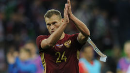 Защитник и капитан сборной России Василий БЕРЕЗУЦКИЙ.