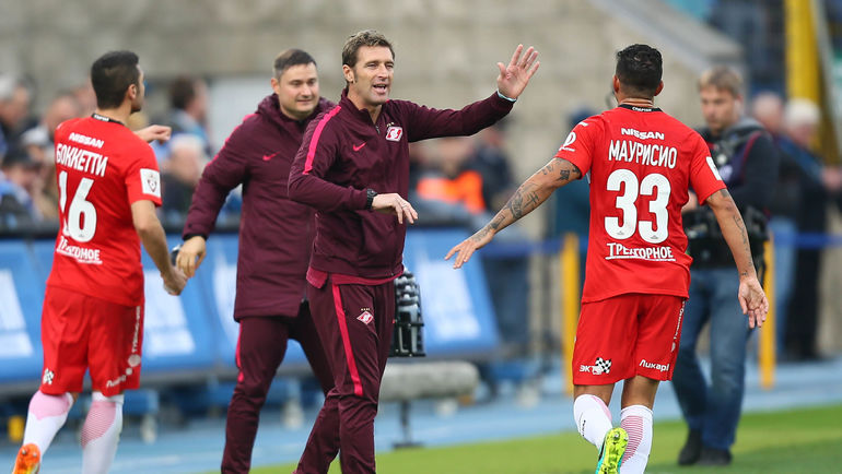 Сальваторе БОККЕТТИ, Массимо КАРРЕРА и МАУРИСИУ. Фото Владислав ПЕТРОВСКИЙ Сальваторе БОККЕТТИ, Массимо КАРРЕРА и МАУРИСИУ. Фото Владислав ПЕТРОВСКИЙ