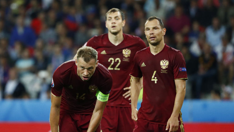 Неудачи на Euro-2016 и поражение от команды Коста-Рики повлекли за собой падение сборной России в рейтинге ФИФА. Фото REUTERS Неудачи на Euro-2016 и поражение от команды Коста-Рики повлекли за собой падение сборной России в рейтинге ФИФА. Фото REUTERS