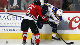 Владимир ТАРАСЕНКО (справа) в первом матче отметился двумя голами и одной передачей.