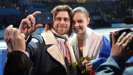 Олимпийская чемпионка Сочи Аделина СОТНИКОВА и Петр ЧЕРНЫШЕВ.