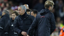 Жозе МОУРИНЬЮ (слева) и Юрген КЛОПП.