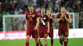 Сборная России опустилась с 38-го на 53-е место в рейтинге ФИФА.