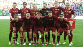 Сборная России упала в рейтинге ФИФА на рекордно низкое место.