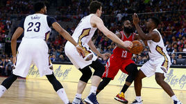 Джеймс ХАРДЕН (№13), Энтони ДЭВИС (№23) и Соломон ХИЛЛ (справа) - те, за кем стоит следить в предстоящем сезоне НБА.