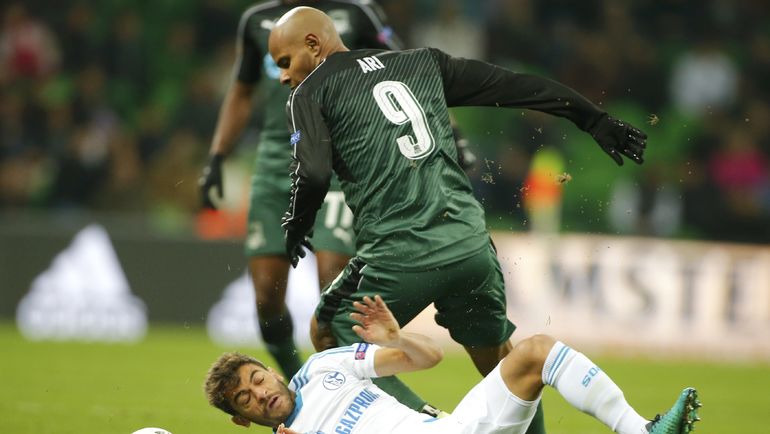 ЖУНИОР КАЙСАРА и АРИ. Фото REUTERS ЖУНИОР КАЙСАРА и АРИ. Фото REUTERS