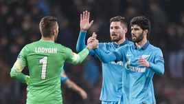 Слева направо: Юрий ЛОДЫГИН, Хави ГАРСИЯ и Луиш НЕТУ.