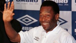 ПЕЛЕ выступал за "Сантос" на протяжении 18 лет.