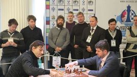 Мужчины играют вничью,  Костенюк лидирует