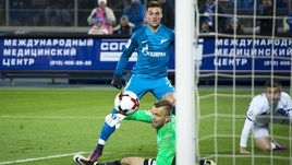 Луческу и Каррера: снова вместе.  "Зенит" не отпустил "Спартак"