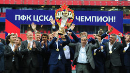 23 августа. Москва. Церемония награждения армейцев золотыми медалями за победу в чемпионате России-2015/16.