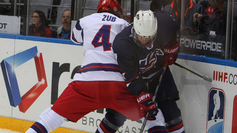 Артем ЗУБ (слева) в составе юниорской сборной. Фото Игорь ЗОЛОТАРЕВ Артем ЗУБ (слева) в составе юниорской сборной. Фото Игорь ЗОЛОТАРЕВ