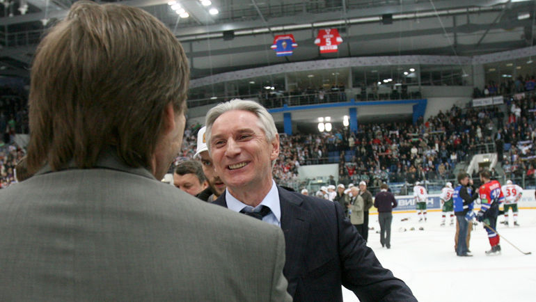 Олег ЗНАРОК и Зинэтула БИЛЯЛЕТДИНОВ имеют в своем активе по два Кубка Гагарина. Фото Татьяна ДОРОГУТИНА Олег ЗНАРОК и Зинэтула БИЛЯЛЕТДИНОВ имеют в своем активе по два Кубка Гагарина. Фото Татьяна ДОРОГУТИНА