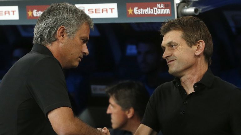 Жозе МОУРИНЬЮ и Тито ВИЛАНОВА. Фото REUTERS Жозе МОУРИНЬЮ и Тито ВИЛАНОВА. Фото REUTERS