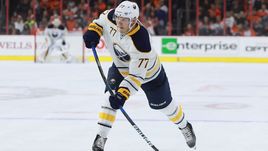 Защитник "Баффало" Дмитрий КУЛИКОВ.