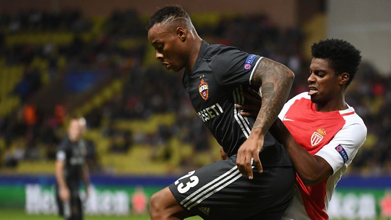 Карлуш СТРАНДБЕРГ (в черном) вышел в стартовом составе, но не впечатлил. Карлуш СТРАНДБЕРГ (в черном) вышел в стартовом составе, но не впечатлил.