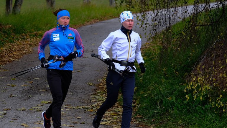 Октябрь. Рамзау. Екатерина ГЛАЗЫРИНА (справа) и Ольга ПОДЧУФАРОВА на сборе. Фото Александр ВИЛЬФ/РИА Новости Октябрь. Рамзау. Екатерина ГЛАЗЫРИНА (справа) и Ольга ПОДЧУФАРОВА на сборе. Фото Александр ВИЛЬФ/РИА Новости