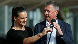 28 июля 2016 года. Москва. Елена ИСИНБАЕВА и Дмитрий ШЛЯХТИН.