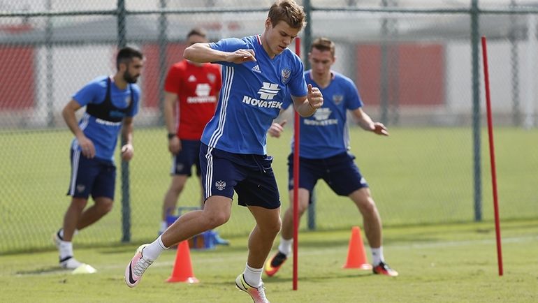 Александр КОКОРИН на тренировке сборной. Фото Константин РЫБИН, РФС Александр КОКОРИН на тренировке сборной. Фото Константин РЫБИН, РФС