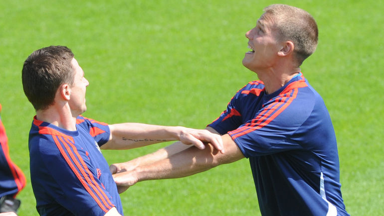 21 мая 2012 года. Игорь ДЕНИСОВ (слева) и Игорь СЕМШОВ на тренировке сборной России. Фото Татьяна ДОРОГУТИНА 21 мая 2012 года. Игорь ДЕНИСОВ (слева) и Игорь СЕМШОВ на тренировке сборной России. Фото Татьяна ДОРОГУТИНА