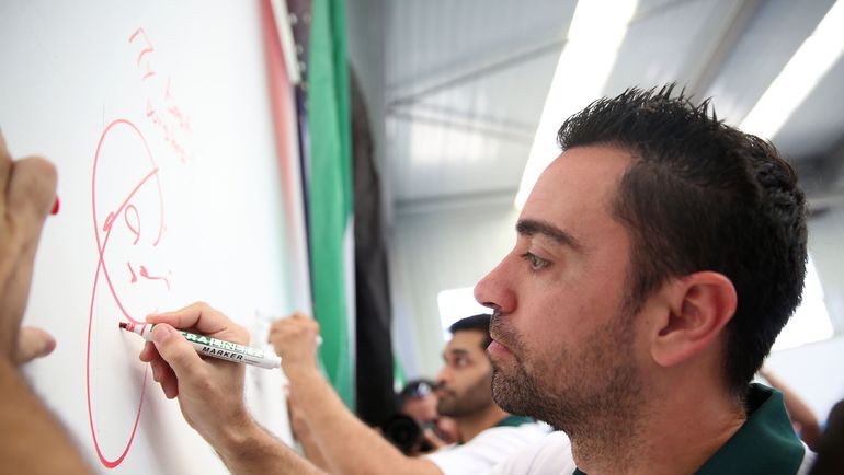 Легендарный хавбек сборной Испании ХАВИ заканчивает карьеру в Катаре. Фото REUTERS Легендарный хавбек сборной Испании ХАВИ заканчивает карьеру в Катаре. Фото REUTERS