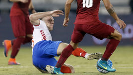 Сегодня. Доха. Катар - Россия - 2:1. Полузащитник Денис ГЛУШАКОВ против ЛУИЗА МАРТИНА.