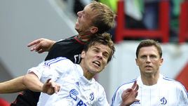 25 августа 2012 года. Москва. Черкизово. "Локомотив" – "Динамо" - 2:3. Александр КОКОРИН и Игорь СЕМШОВ против Дениса ГЛУШАКОВА.