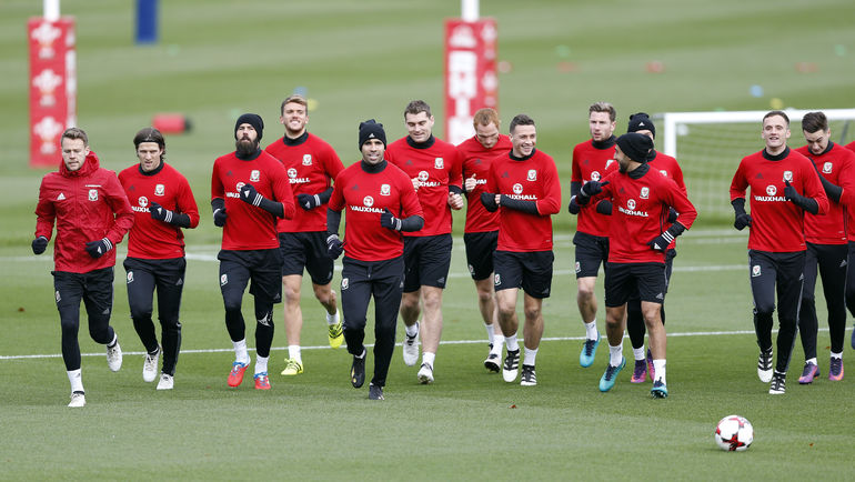 Тренировка сборной Уэльса. Фото REUTERS Тренировка сборной Уэльса. Фото REUTERS