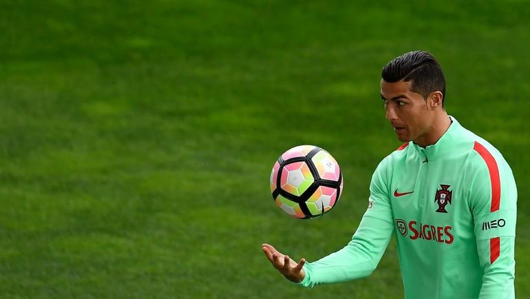 Нападающий сборной Португалии КРИШТИАНУ РОНАЛДУ. Фото AFP Нападающий сборной Португалии КРИШТИАНУ РОНАЛДУ. Фото AFP