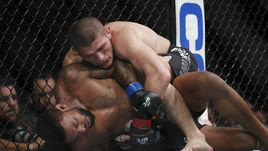 Суббота. Нью-Йорк. В ринге Хабиб НУРМАГОМЕДОВ и Майкл ДЖОНСОН.