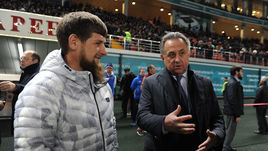 Сегодня. Грозный. Россия - Румыния - 1:0. Виталий МУТКО (справа) и Рамзан КАДЫРОВ.