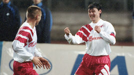 13-летний Кержаков  заработал на хот-доги.  Факты о "золотом матче"-96