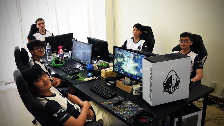 Team Faceless. Фото dota2.ru Team Faceless. Фото dota2.ru