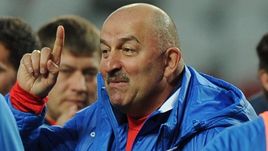 14 ноября. Грозный. Главный тренер сборной России Станислав ЧЕРЧЕСОВ.