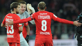 Примета для "Спартака":  выиграл первый круг - получай золото