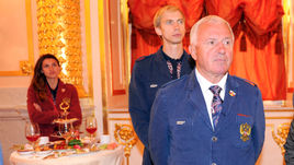 21 июля 2012 года. Москва. Кремль. Анна ЧИЧЕРОВА, Андрей СИЛЬНОВ и Евгений ЗАГОРУЛЬКО (слева направо) на приеме у президента России.