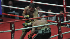 Сегодня. Москва. Мурат ГАССИЕВ побеждает Дениса ЛЕБЕДЕВА.