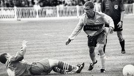 Виктор ГОНЧАРЕНКО (справа).