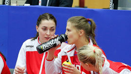 Среда. Хельсинборг. Румыния - Россия - 22:17. Россиянки потерпели первое поражение на чемпионате Европы.