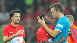 Ивелин ПОПОВ, Квинси ПРОМЕС и Артем ДЗЮБА.