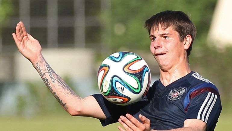 20 мая 2014 года. Павел СОЛОМАТИН тренируется на сборе молодежки. Фото РФС 20 мая 2014 года. Павел СОЛОМАТИН тренируется на сборе молодежки. Фото РФС