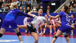 Пятница. Хельсинборг. Норвегия - Россия - 23:21. В атаке Вероника КРИСТИАНСЕН.