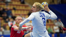 Вчера. Хельсинборг. Чехия - Россия - 24:26. В атаке Анна СЕНЬ.