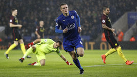 Суббота. Лестер. "Лестер" - "Манчестер Сити" - 4:2. Автор хет-трика Джейми ВАРДИ.