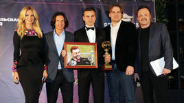 Вчера. Москва. Виктория ЛОПЫРЕВА, Алексей СМЕРТИН, Игорь АКИНФЕЕВ, Дмитрий БУЛЫКИН и Виктор ГУСЕВ.