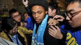 ЛУИЗ АДРИАНУ не уехал играть в Китай. Приедет ли он в Россию?