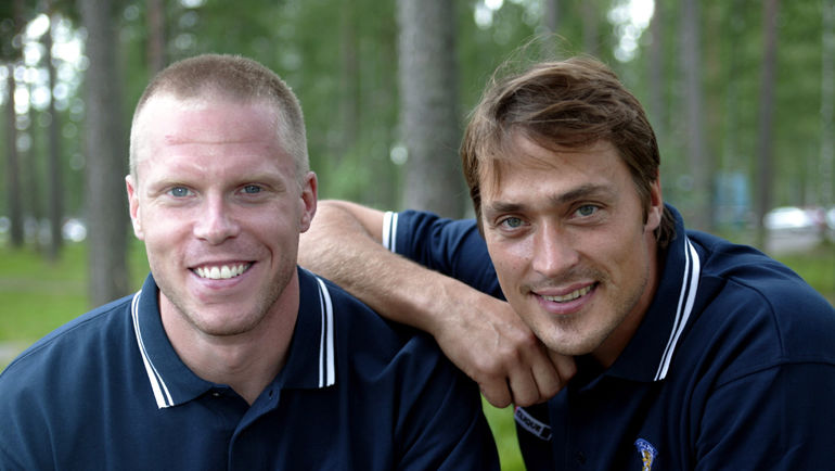 2004 год. Теему СЕЛЯННЕ (справа) и Саку КОЙВУ. Фото Сеппо СОЛМЕЛА 2004 год. Теему СЕЛЯННЕ (справа) и Саку КОЙВУ. Фото Сеппо СОЛМЕЛА