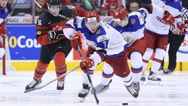 Сегодня. Торонто. Канада - Россия - 5:3. С шайбой лидер гостей Кирилл КАПРИЗОВ.
