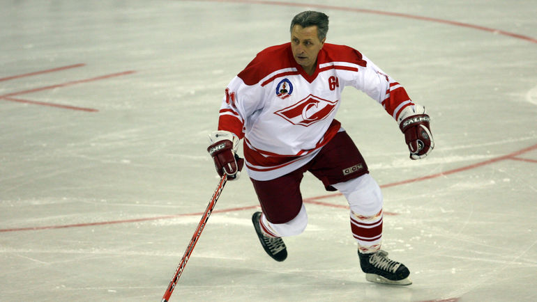 2007 год. Александр ЯКУШЕВ в игре по случаю своего 60-летия. Фото Александр ВИЛЬФ 2007 год. Александр ЯКУШЕВ в игре по случаю своего 60-летия. Фото Александр ВИЛЬФ