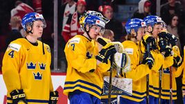 Четверг. Монреаль. Швеция – Россия – 1:2 ОТ. Игроки сборной Швеции после поражения в бронзовом матче.